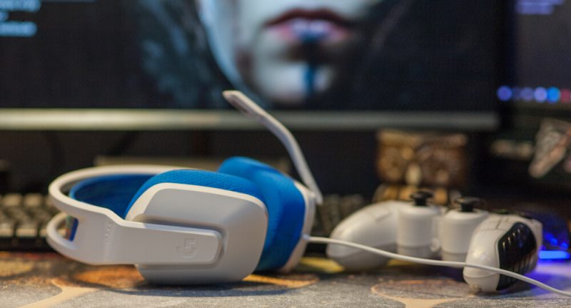 Игровые наушники Logitech G335