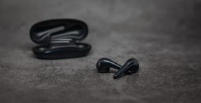 Полностью беспроводные наушники 1More ComfoBuds 2