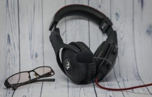 Наушники Sven AP-U1001MV с микрофоном