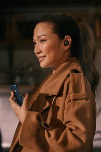 jbl tour pro tws lifestyle image 01