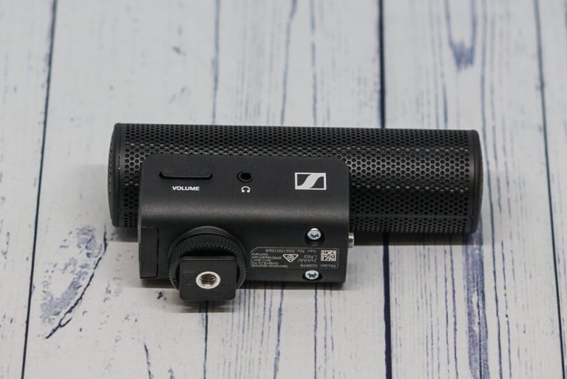 Sennheiser MKE 400 наушниковый выход и регулировка громкости