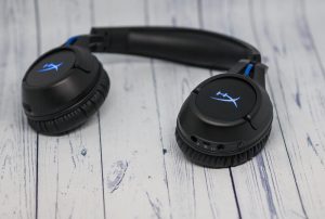 HyperX Cloud Flight для PS5 и PS4 разъёмы и кнопка питания