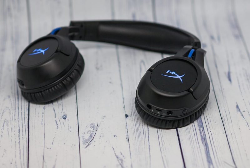 HyperX Cloud Flight для PS5 и PS4 разъёмы и кнопка питания