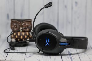 HyperX Cloud Flight для PS5 и PS4 на зарядке