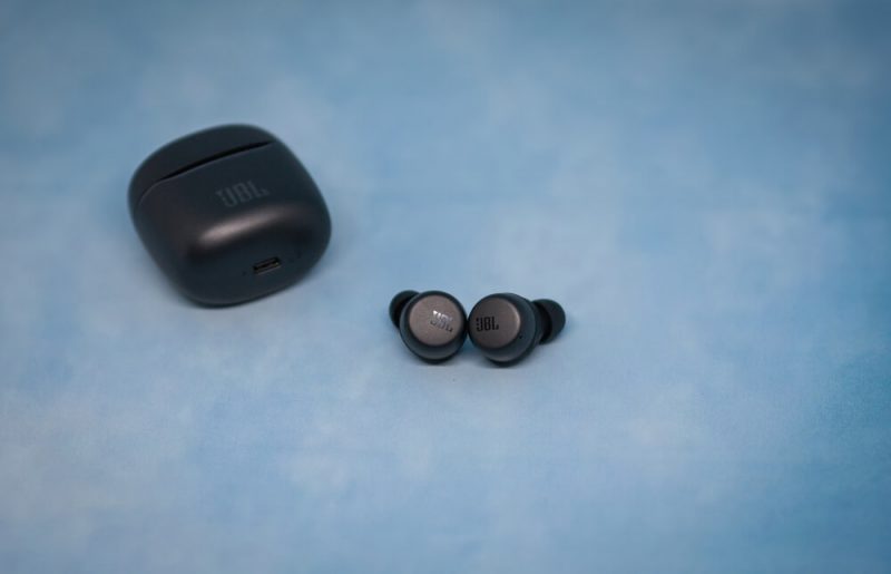 JBL Tour Pro+ TWS сенсорные панели