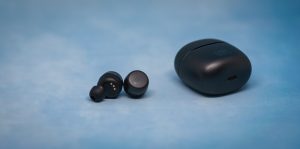 JBL Tour Pro+ TWS спереди и сзади