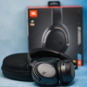 JBL Tour One коробка