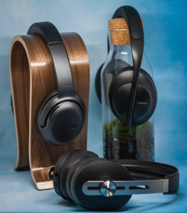 JBL Tour One, Bose Noise Cancelling Headphones 700 и Sennheiser Momentum 3
