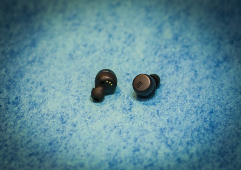 JBL Tour Pro+ TWS наушники