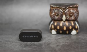 Bowers & Wilkins PI5 кейс сверху, крышка