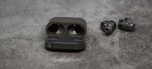 Bowers & Wilkins PI5 кейс внутри