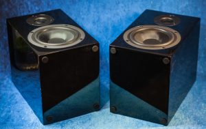 Pro-Ject Speaker Box 5 снизу, ножки из комплекта