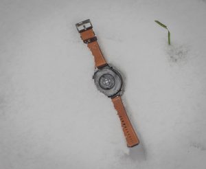 Huawei Watch 3 Pro снизу, сенсоры