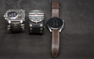 Умные часы Huawei Watch 3 Pro и обычные часы