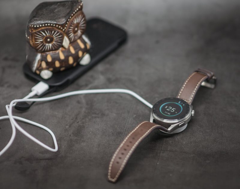 Huawei Watch 3 Pro беспроводная зарядка