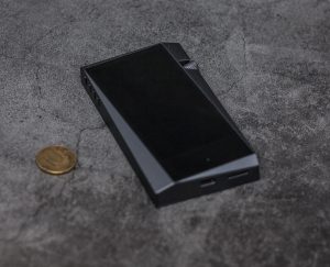 Astell & Kern SR25 MKII спереди, дисплей