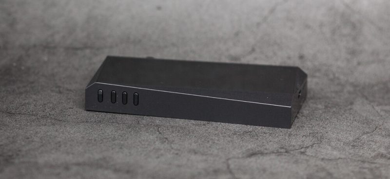 Astell & Kern SR25 MKII сбоку, кнопки