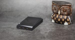 Astell & Kern SR25 MKII сверху, разъёмы для наушников