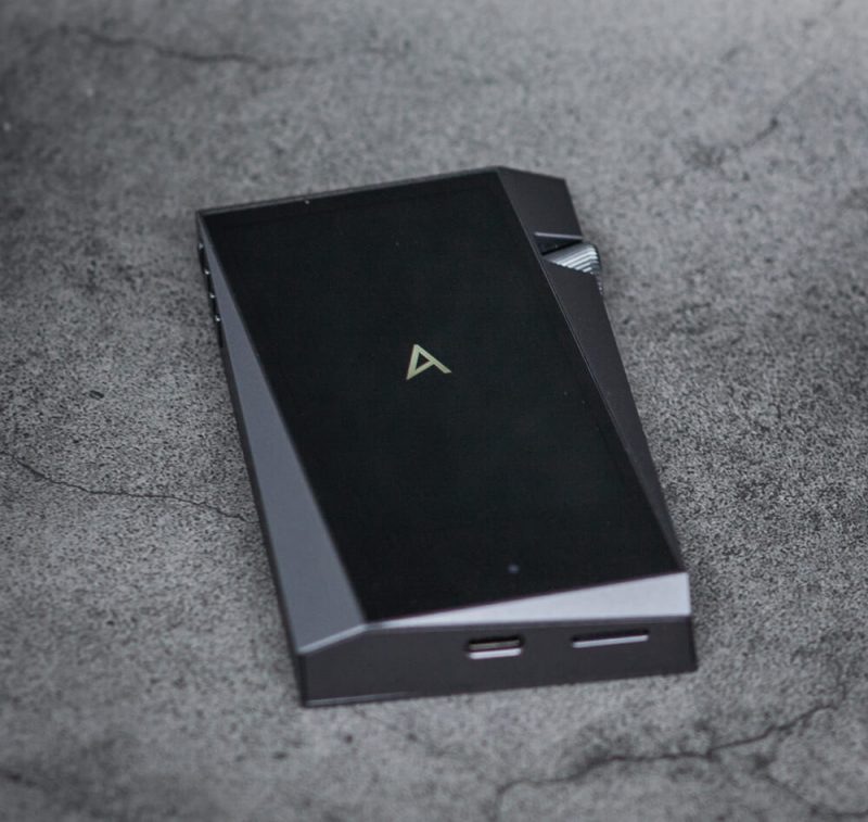 Hi Fi плеер Astell & Kern SR25 MKII включение