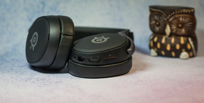 SteelSeries Arctis Prime управление: регулятор и кнопка