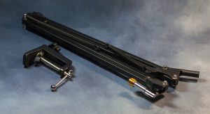 Oklick SM-700G стойка-пантограф и крепление на стол