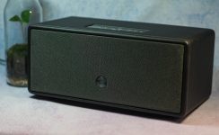 Audio Pro Drumfire D-1 спереди, тканевая сетка