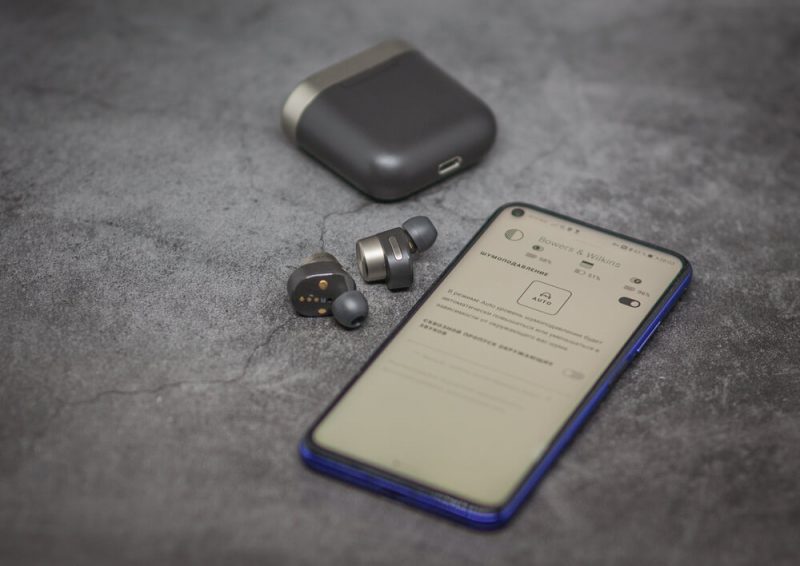 Bowers & Wilkins PI7 подключение по Bluetooth