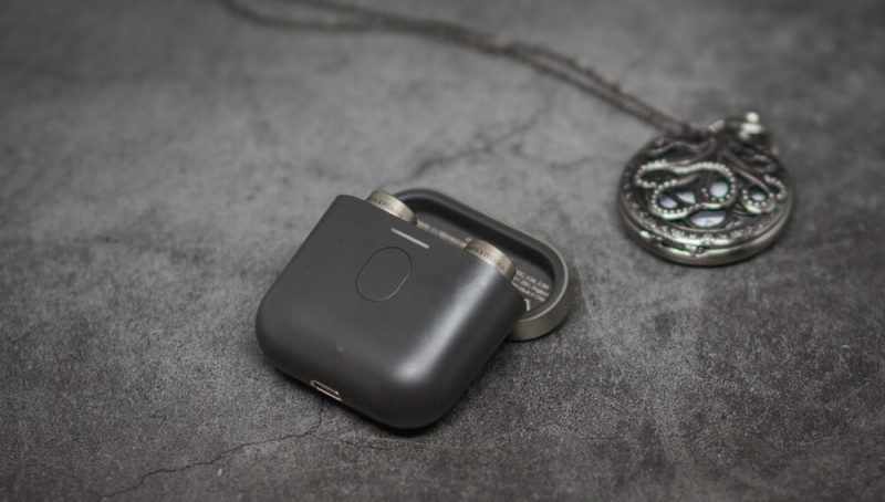 Bowers & Wilkins PI7 наушники в кейсе