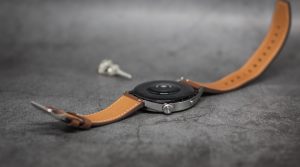 Huawei Watch GT 3 46 мм, крепление ремешка