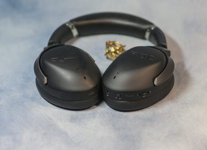 Asus ROG Strix GO BT поворотные чаши, микрофоны и зона NFC