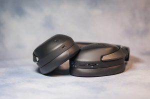 Asus ROG Strix GO BT кнопки и разъёмы
