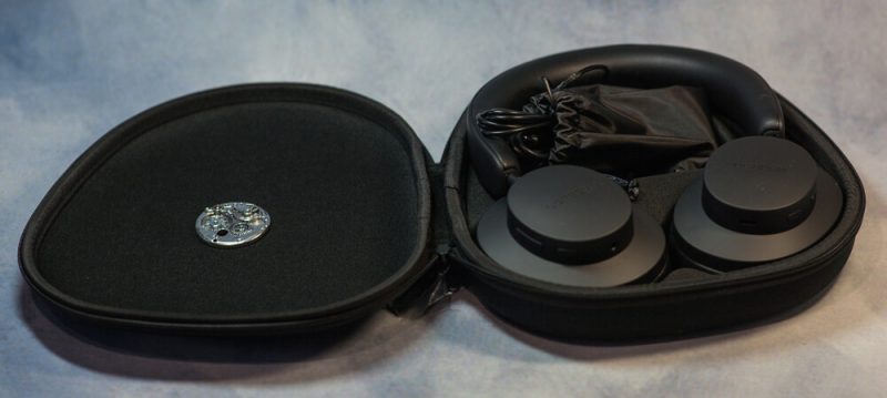 Ugreen HiTune Max 3 Hybrid в футляре