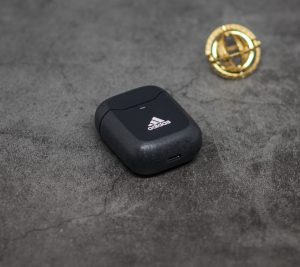 Adidas Z.N.E. 01 кейс спереди, индикатор