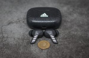 Adidas Z.N.E. 01 ANC размеры наушников и кейса