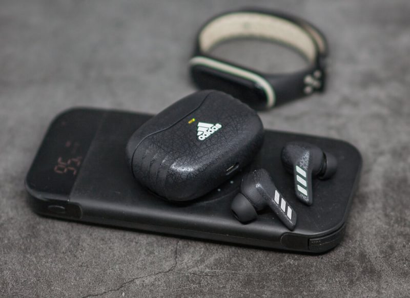 Adidas Z.N.E. 01 ANC беспроводная зарядка кейса