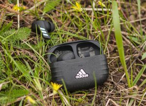 Adidas Z.N.E. 01 ANC индикатор и кнопка-логотип