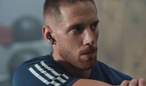 Adidas Z.N.E. 01 ANC в ухе