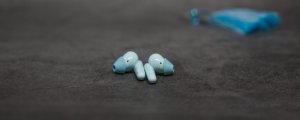 Huawei FreeBuds SE: "ножки" снизу, микрофон