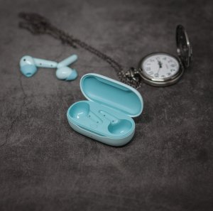 Huawei FreeBuds SE: кейс внутри