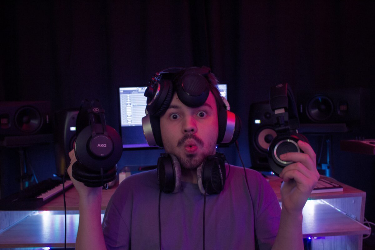 Студийные наушники