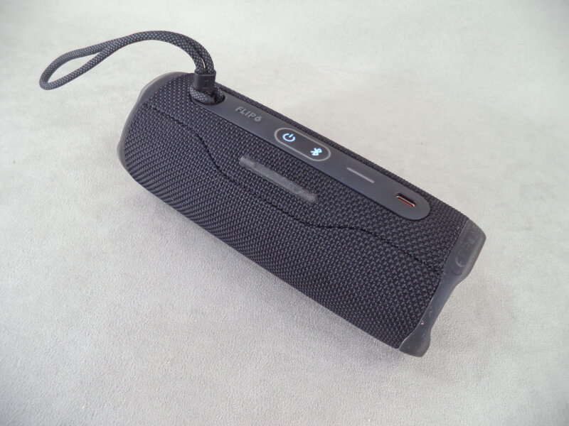JBL Flip 6 - нейлоновый шов. 