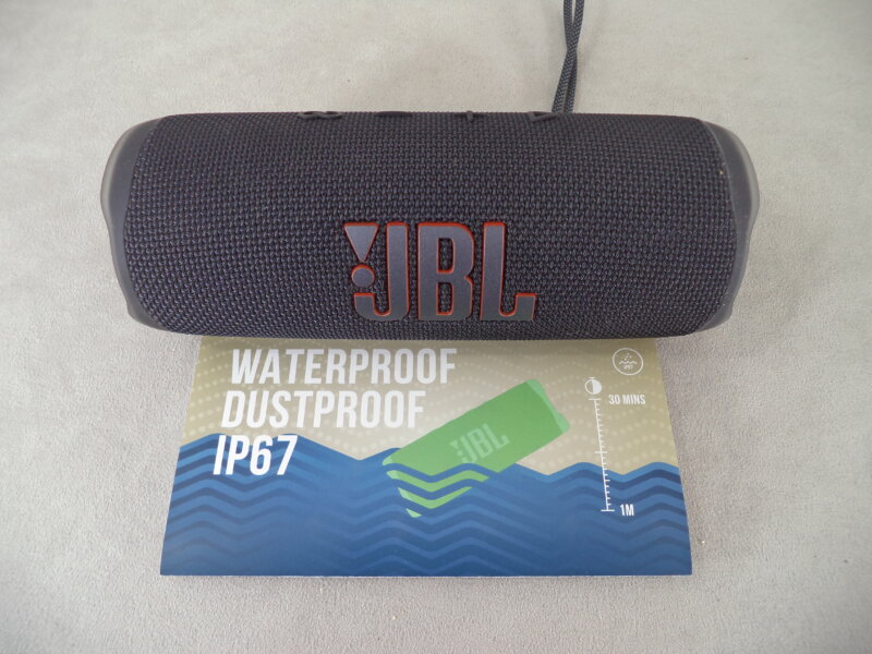 JBL Flip 6 - устойчивость у пыли и воде