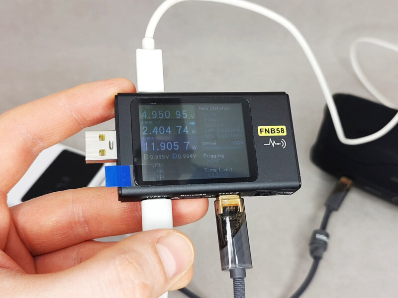 JBL Flip 6 - начало зарядки