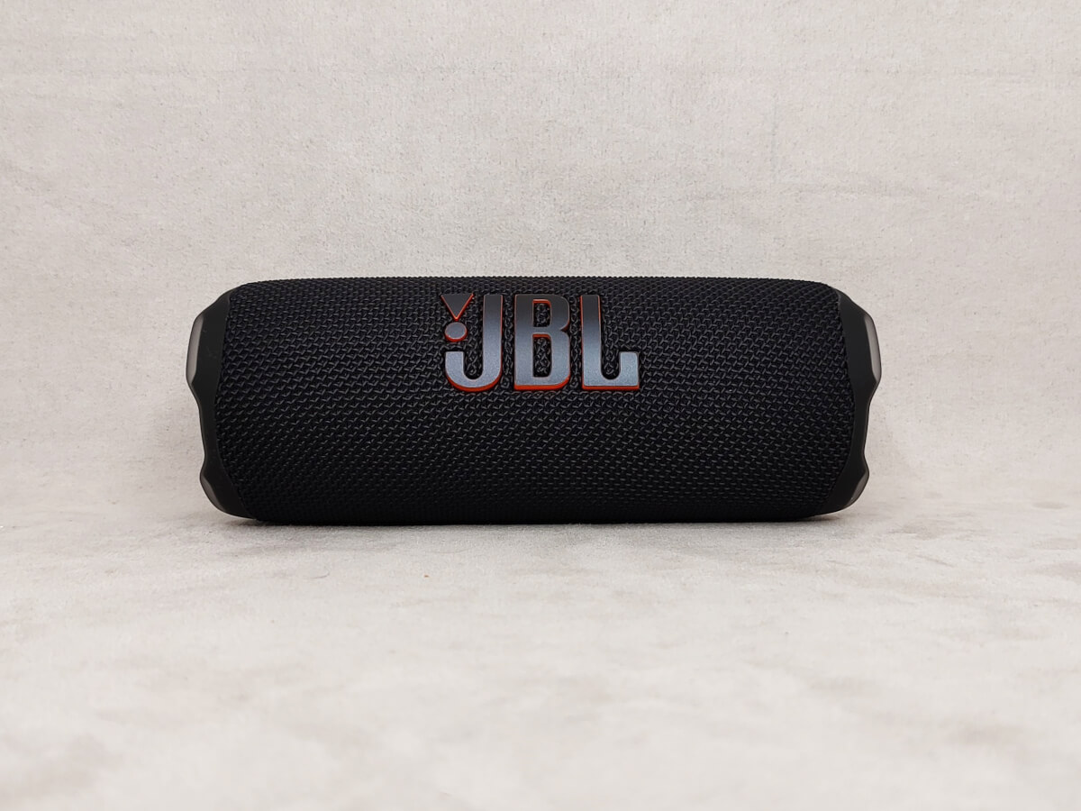 Портативная колонка JBL Flip 7 для сравнения