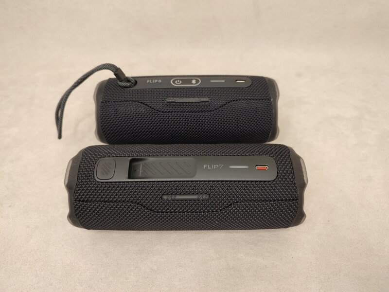 JBL Flip 7 и JBL Flip 6 - место для шнурка