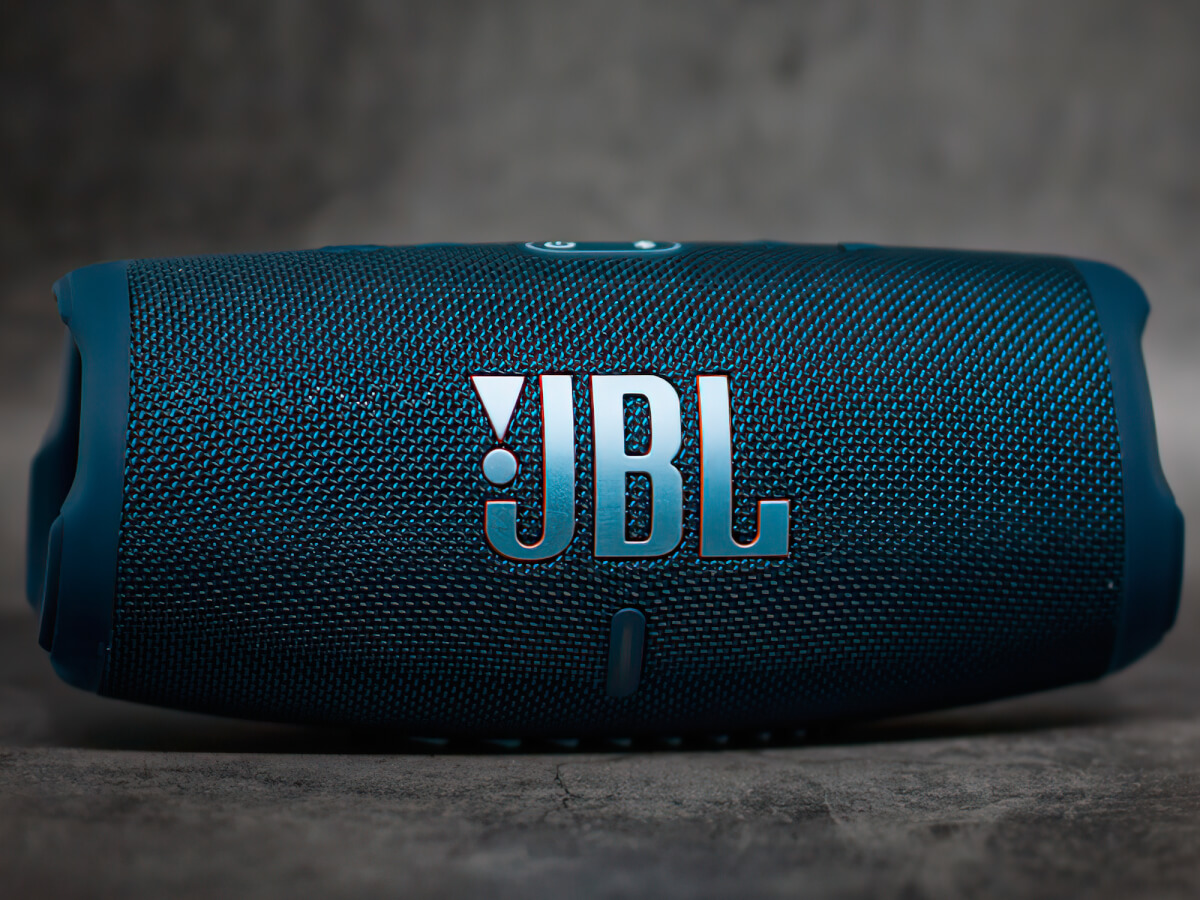 JBL Charge 5 для сравнения