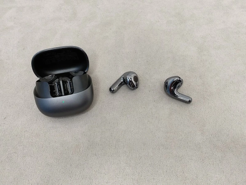 ОБЗОР Xiaomi Buds 5 VS Huawei Freebuds 6 - Лучшие TWS Вкладыши с Диктофоном до $80! 17 Xiaomi Buds 5 - кейс и наушники