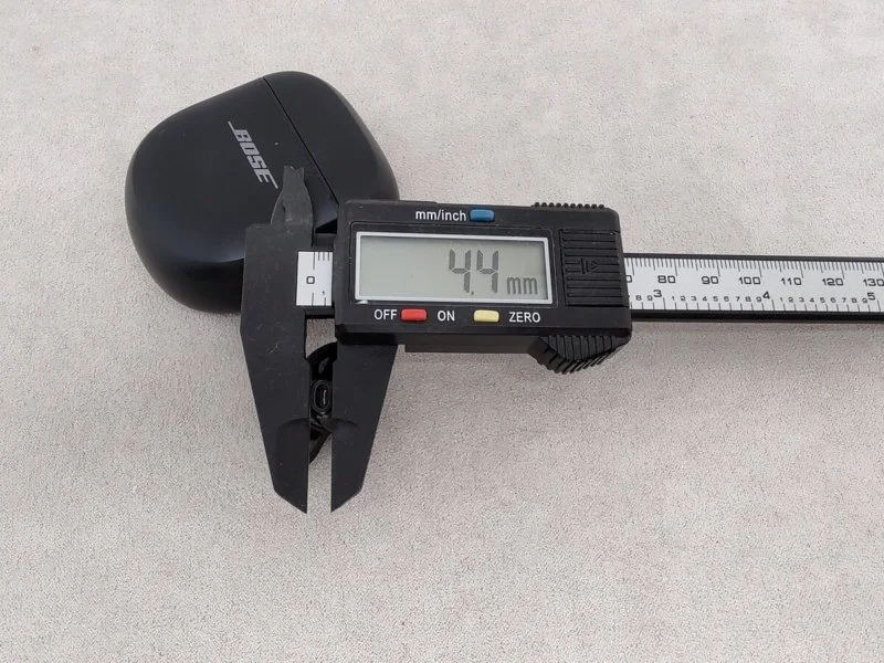 Bose QuietComfort Ultra Earbuds VS Xiaomi Buds 5 Pro VS Sony WF-1000XM5 - Эталонное Шумоподавление и Топовый Звук! 11 Ширина звуковода Bose QuietComfort Ultra Earbuds.