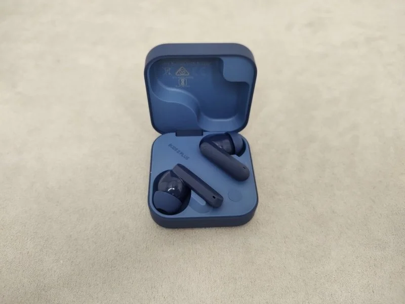 Обзор CMF buds 2 Plus (2025) VS CMF buds 2 PRO (2024) VS Nothing Ear (a) VS Nothing Ear (3) - Отличная Альтернатива и 15 Часов на Одном Заряде 26 CMF buds 2 Plus - наушники в кейсе