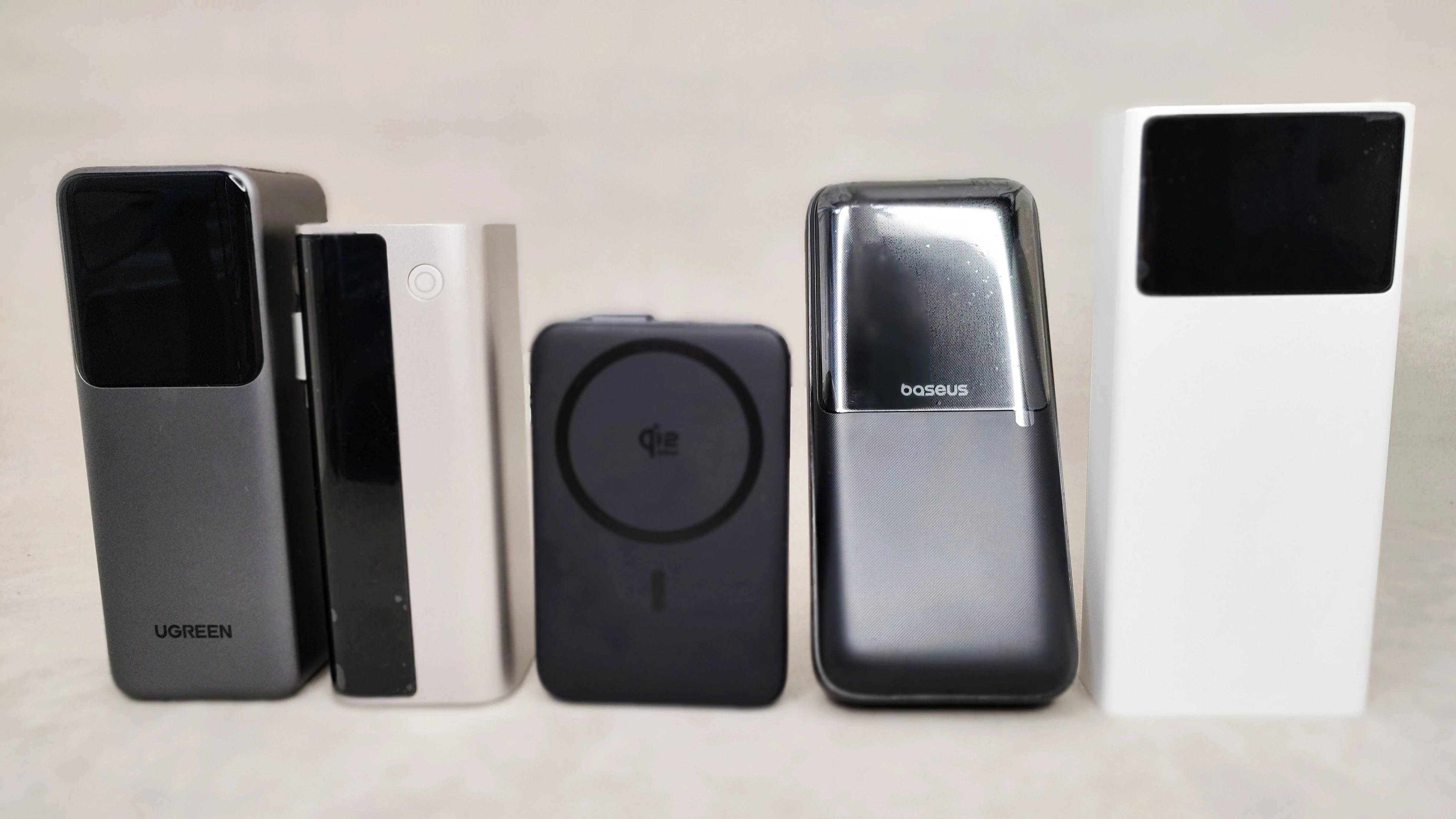 ОБЗОР PowerBank Baseus EnerGeek GR11 - Мобильный Аккумулятор с Экраном на 145 Вт и Выдвижным Кабелем 4 Baseus EnerGeek GR11 сравнение с конкурентами